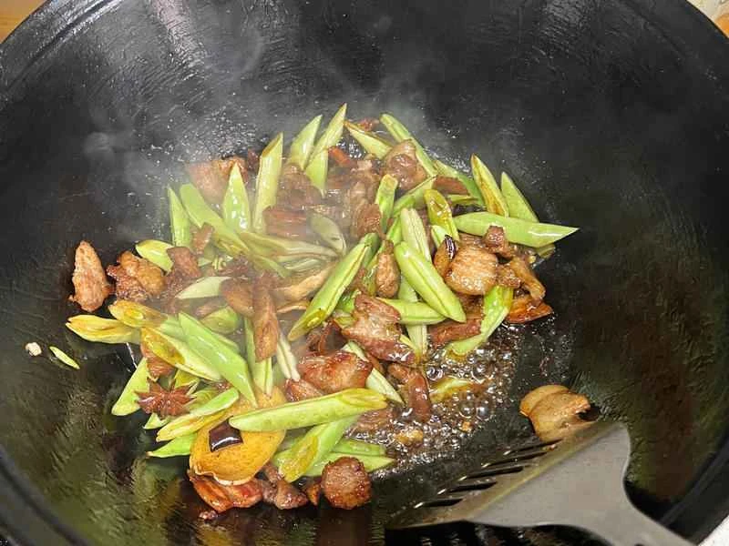 How to make pure milk hand-torn toast: Step 1