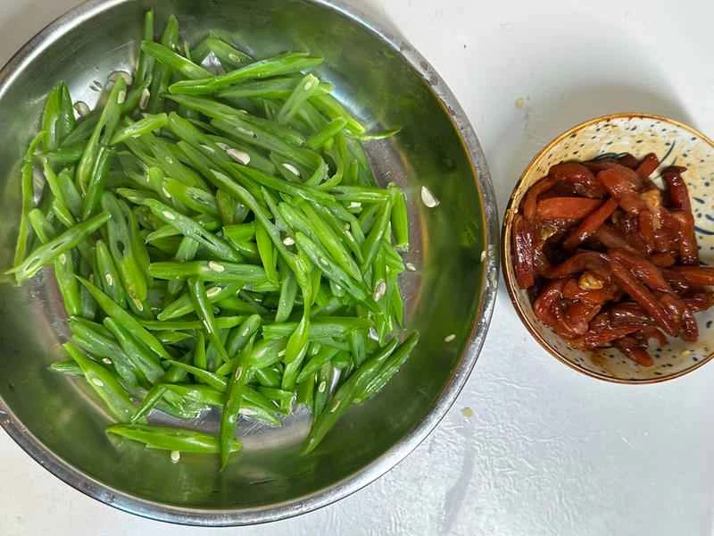 How to make pure milk hand-torn toast: Step 1