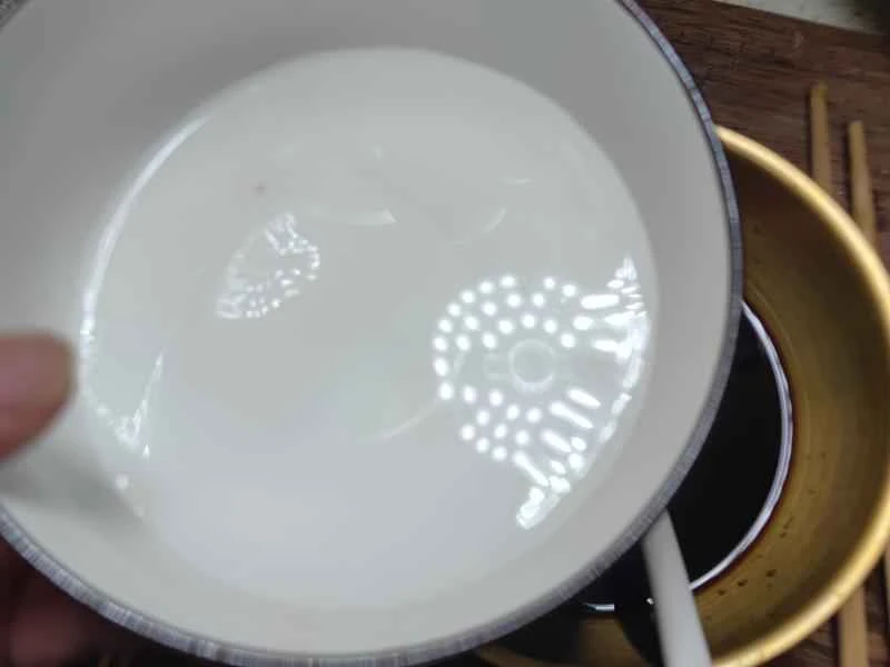 How to make pure milk hand-torn toast: Step 1