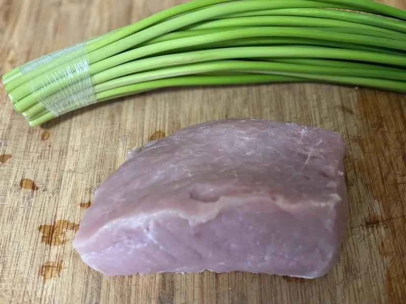 How to make pure milk hand-torn toast: Step 1