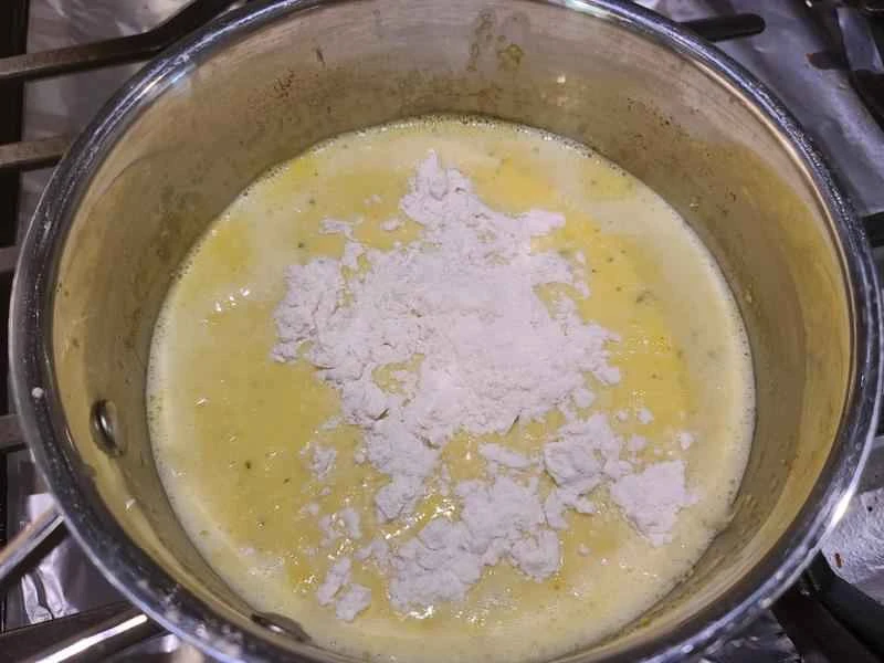 How to make pure milk hand-torn toast: Step 1