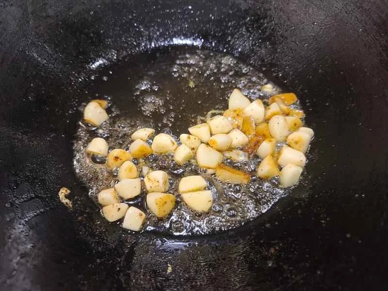 How to make pure milk hand-torn toast: Step 1