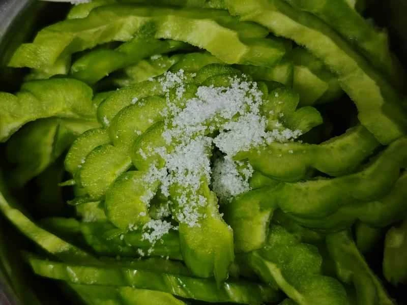 How to make pure milk hand-torn toast: Step 1