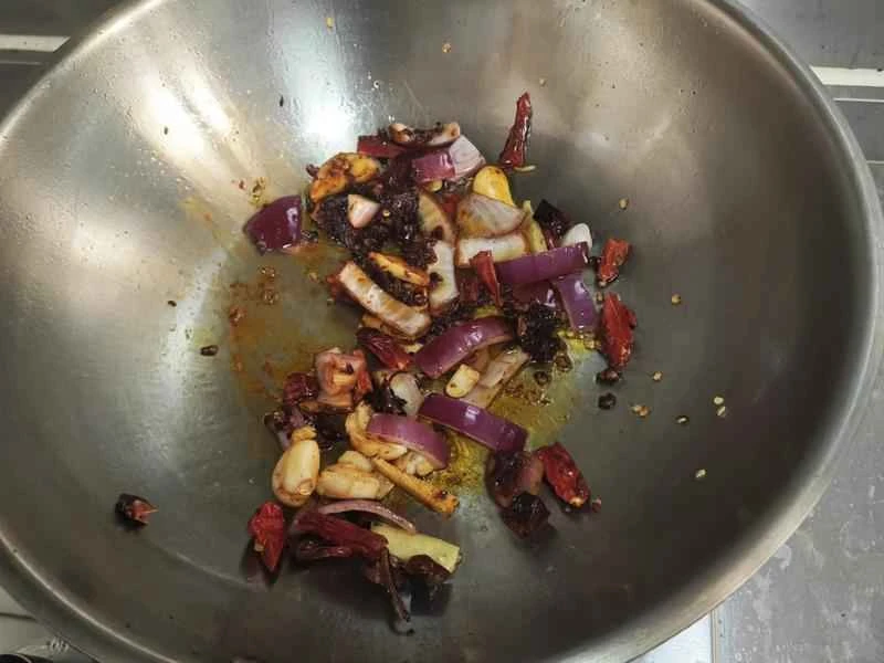 How to make pure milk hand-torn toast: Step 1