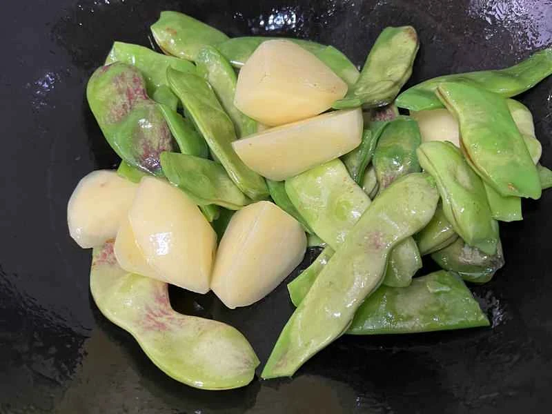 How to make pure milk hand-torn toast: Step 1