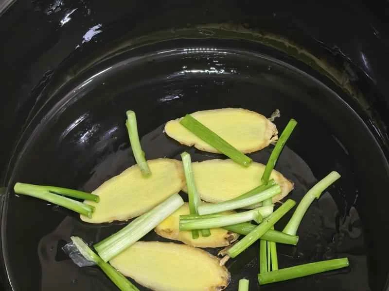 How to make pure milk hand-torn toast: Step 1