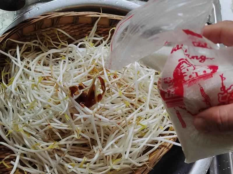 How to make pure milk hand-torn toast: Step 1