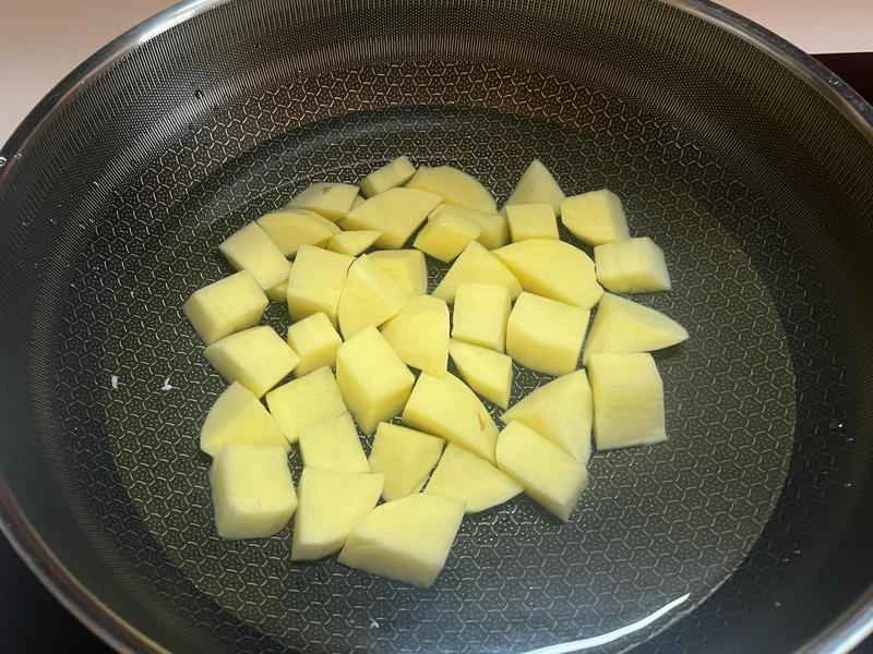 How to make pure milk hand-torn toast: Step 1