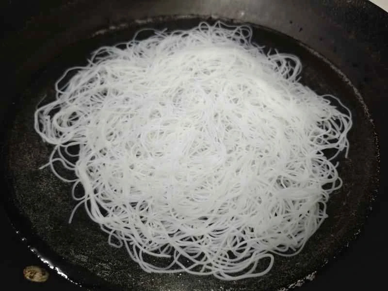 How to make pure milk hand-torn toast: Step 1