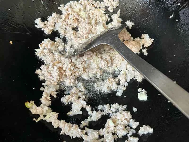 How to make pure milk hand-torn toast: Step 1