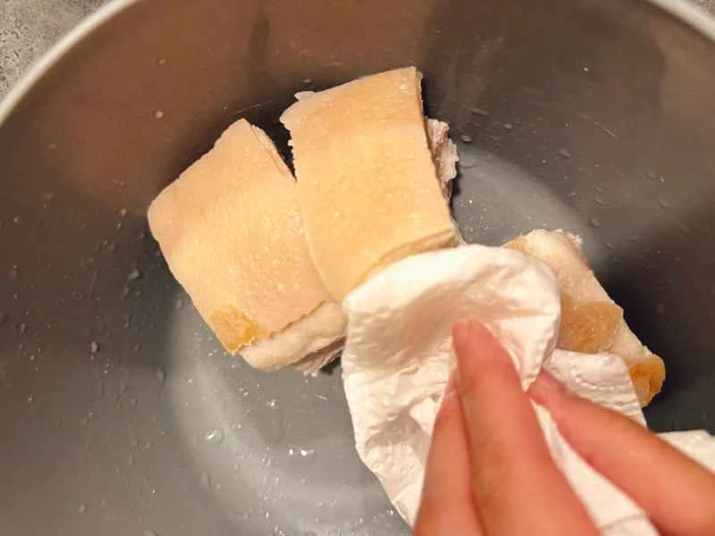 How to make pure milk hand-torn toast: Step 1