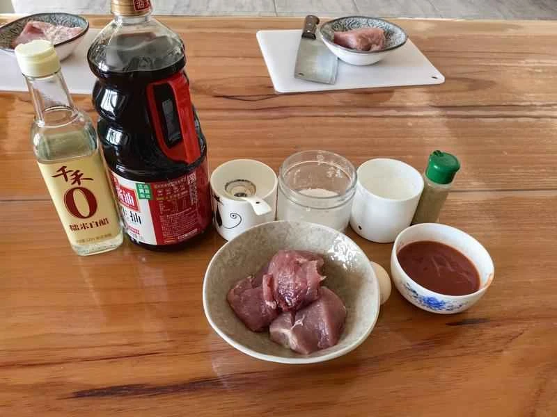 How to make pure milk hand-torn toast: Step 1