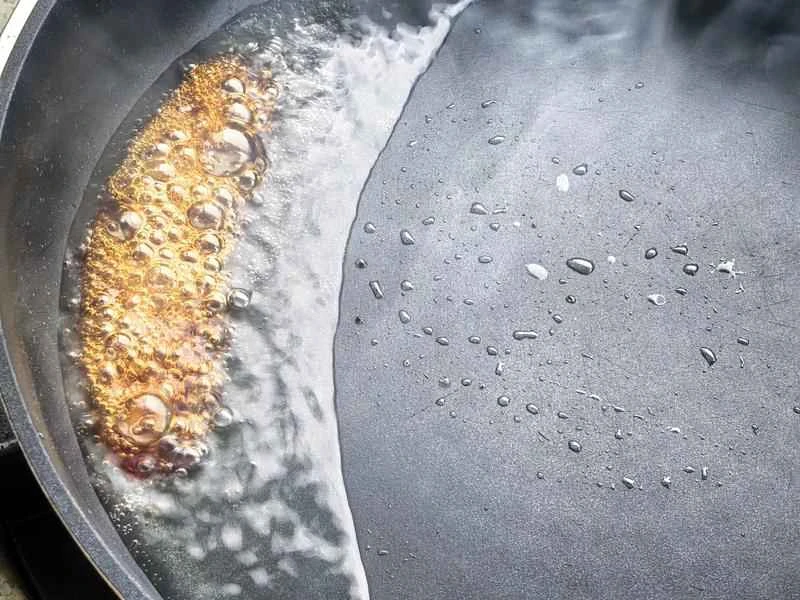 How to make pure milk hand-torn toast: Step 1