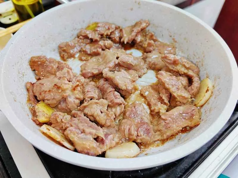 How to make pure milk hand-torn toast: Step 1