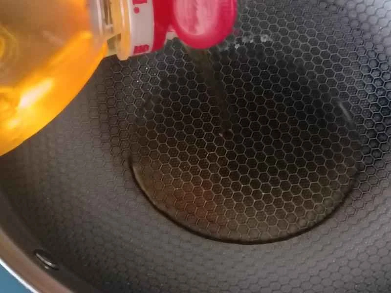 How to make pure milk hand-torn toast: Step 1