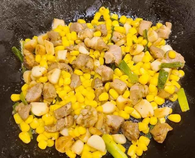 👩‍🍳Stir-fried pork shoulder with corn kernels (home-style dish) recipe