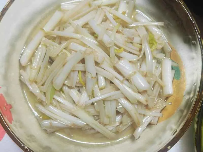 How to make pure milk hand-torn toast: Step 1