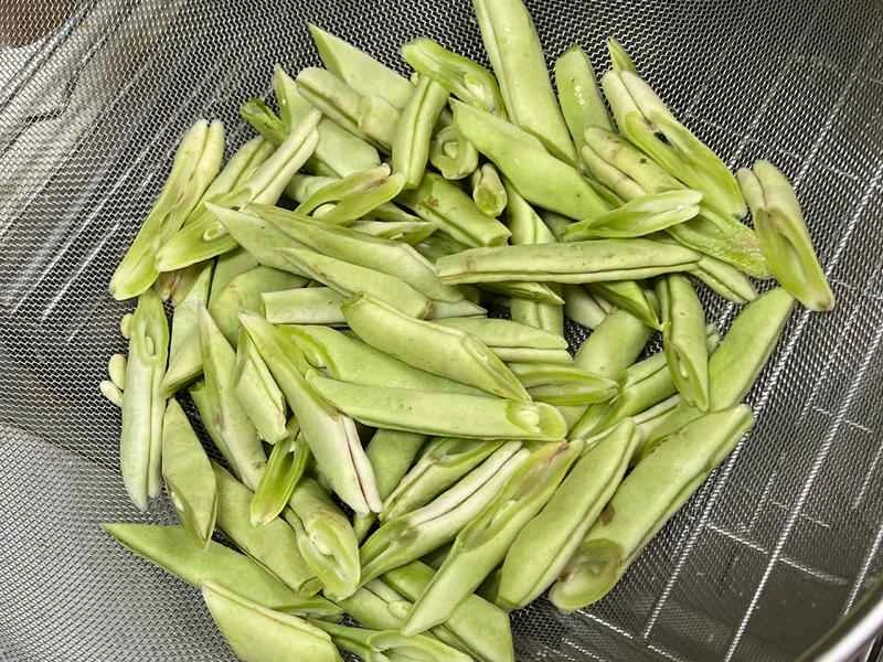 How to make pure milk hand-torn toast: Step 1