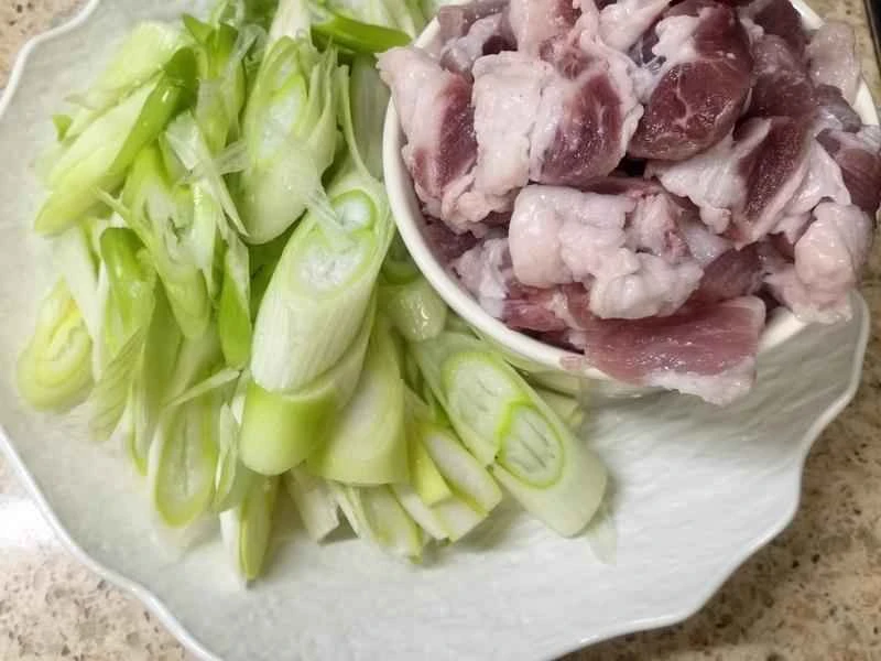 How to make pure milk hand-torn toast: Step 1