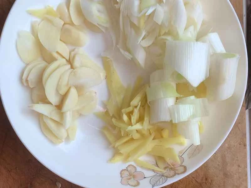 How to make pure milk hand-torn toast: Step 1