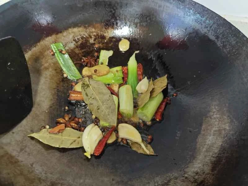 How to make pure milk hand-torn toast: Step 1