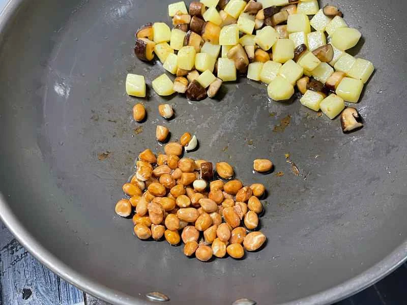 How to make pure milk hand-torn toast: Step 1