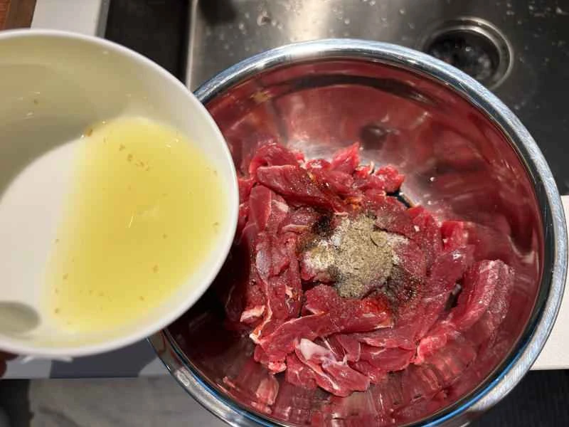 How to make pure milk hand-torn toast: Step 1