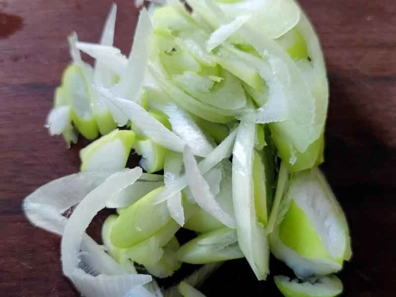 How to make pure milk hand-torn toast: Step 1