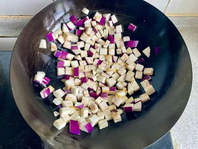 How to make pure milk hand-torn toast: Step 1