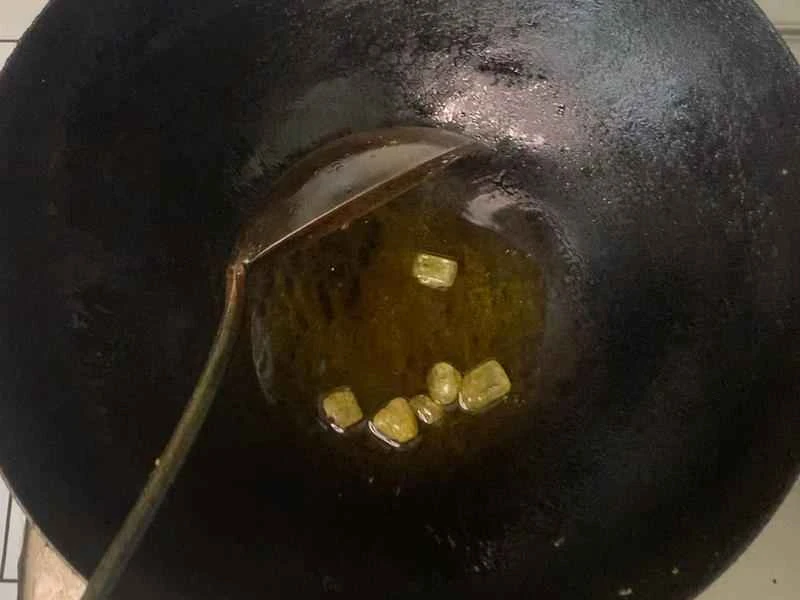 How to make pure milk hand-torn toast: Step 1