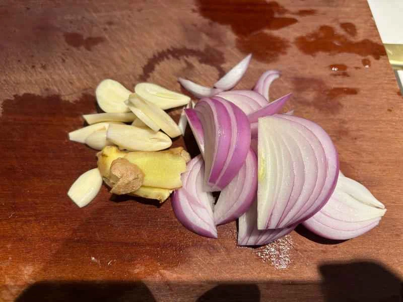 How to make pure milk hand-torn toast: Step 1