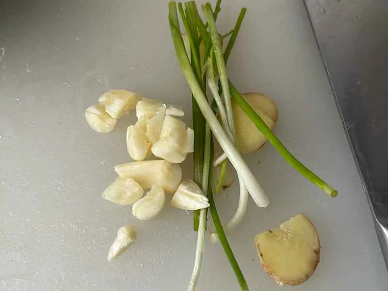 How to make pure milk hand-torn toast: Step 1