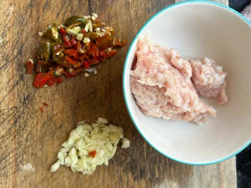 How to make pure milk hand-torn toast: Step 1