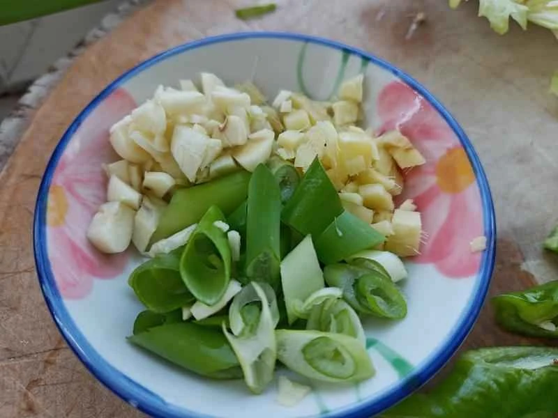 How to make pure milk hand-torn toast: Step 1