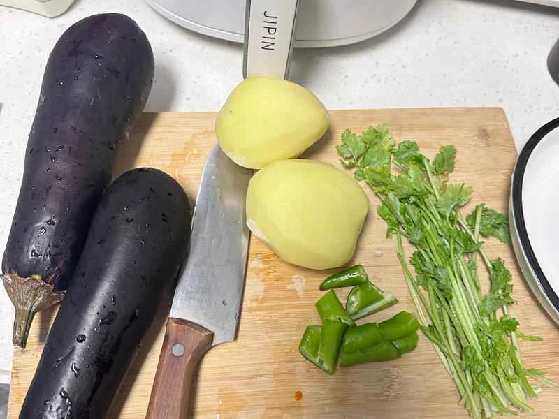How to make pure milk hand-torn toast: Step 1