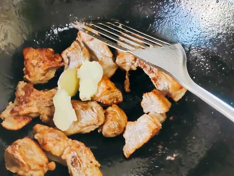 How to make pure milk hand-torn toast: Step 1