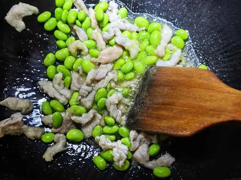 How to make pure milk hand-torn toast: Step 1