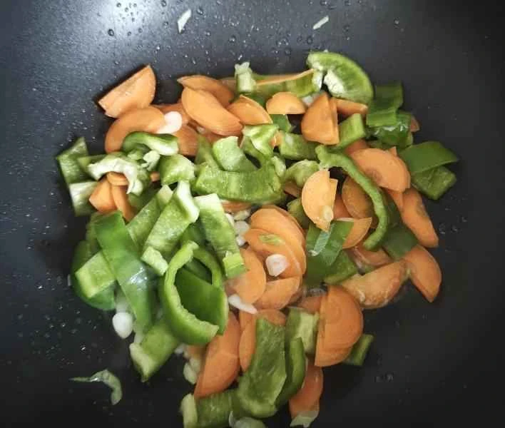 How to make pure milk hand-torn toast: Step 1