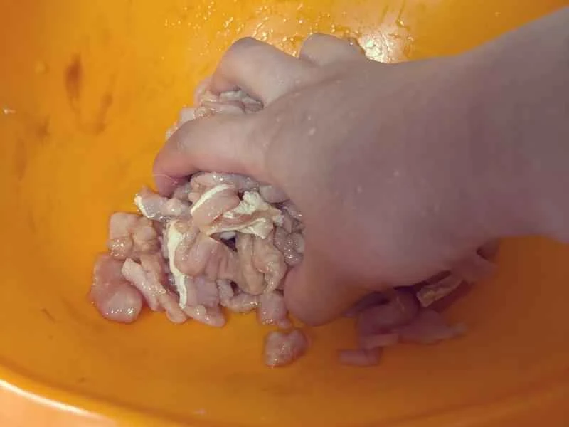 How to make pure milk hand-torn toast: Step 1