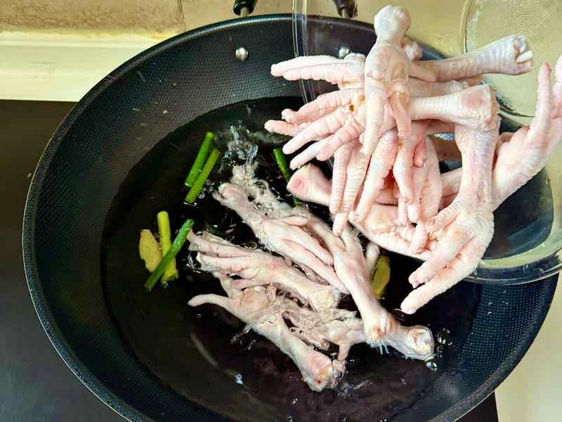 How to make pure milk hand-torn toast: Step 1