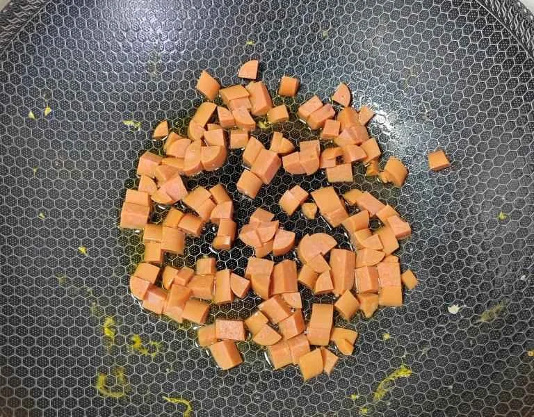 How to make pure milk hand-torn toast: Step 1