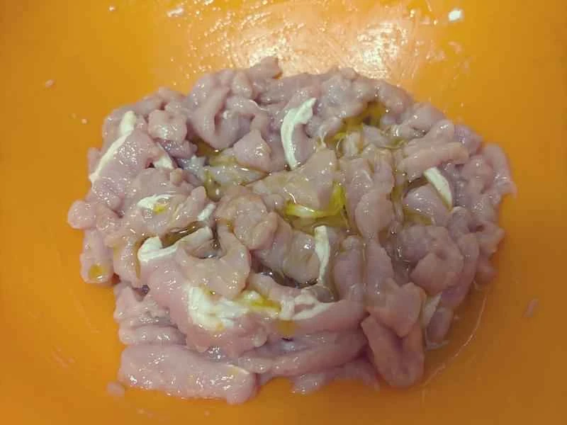 How to make pure milk hand-torn toast: Step 1