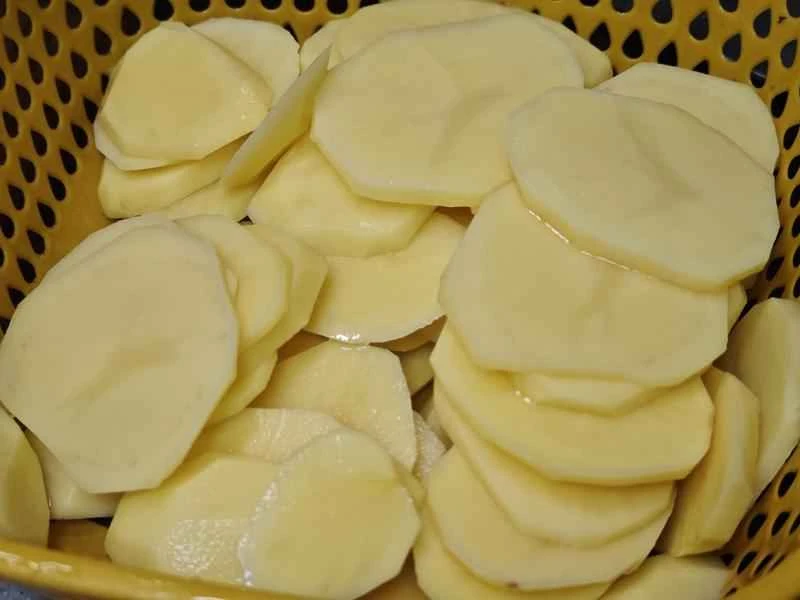 How to make pure milk hand-torn toast: Step 1