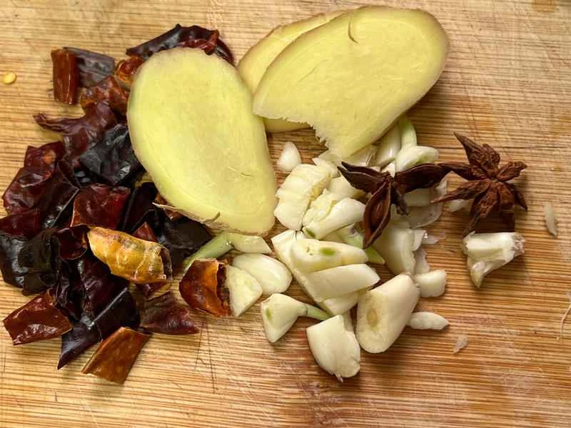 How to make pure milk hand-torn toast: Step 1