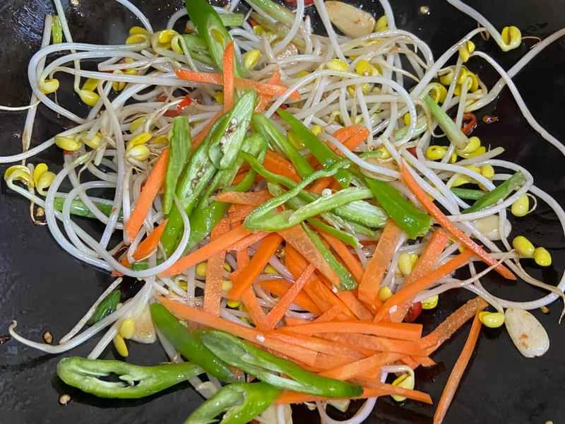 How to make pure milk hand-torn toast: Step 1