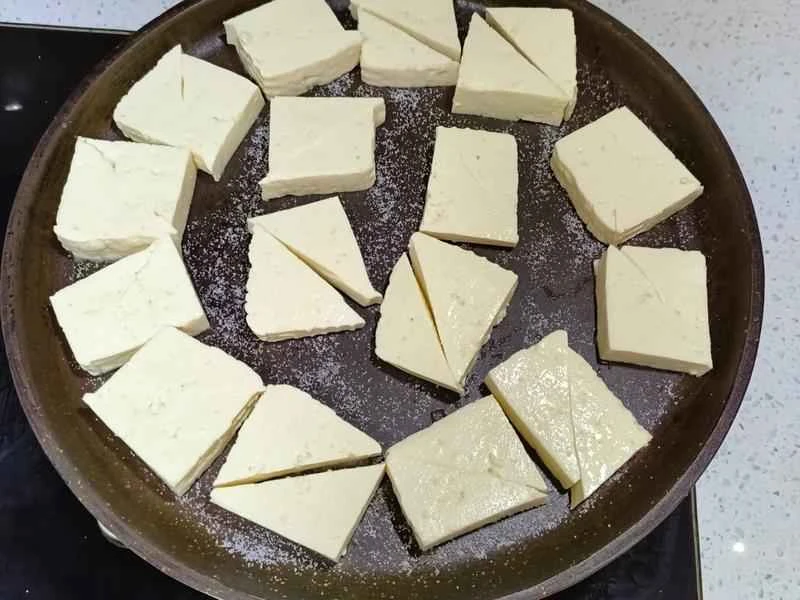 How to make pure milk hand-torn toast: Step 1