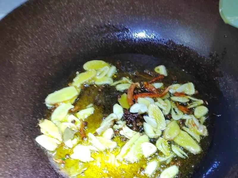 How to make pure milk hand-torn toast: Step 1