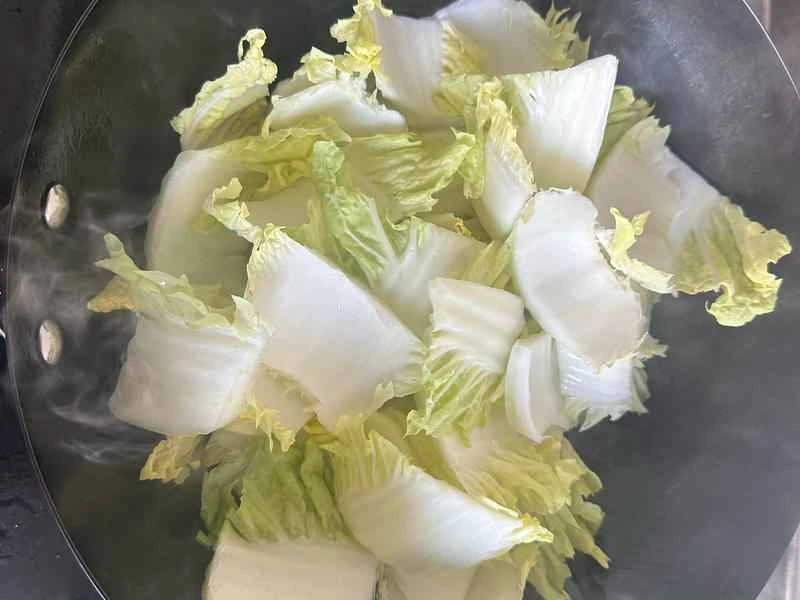 How to make pure milk hand-torn toast: Step 1