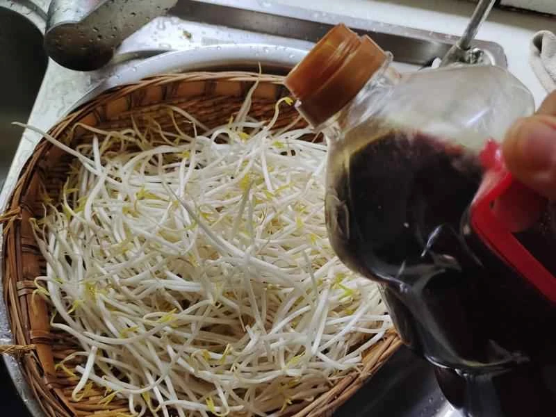 How to make pure milk hand-torn toast: Step 1