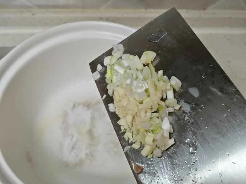 How to make pure milk hand-torn toast: Step 1